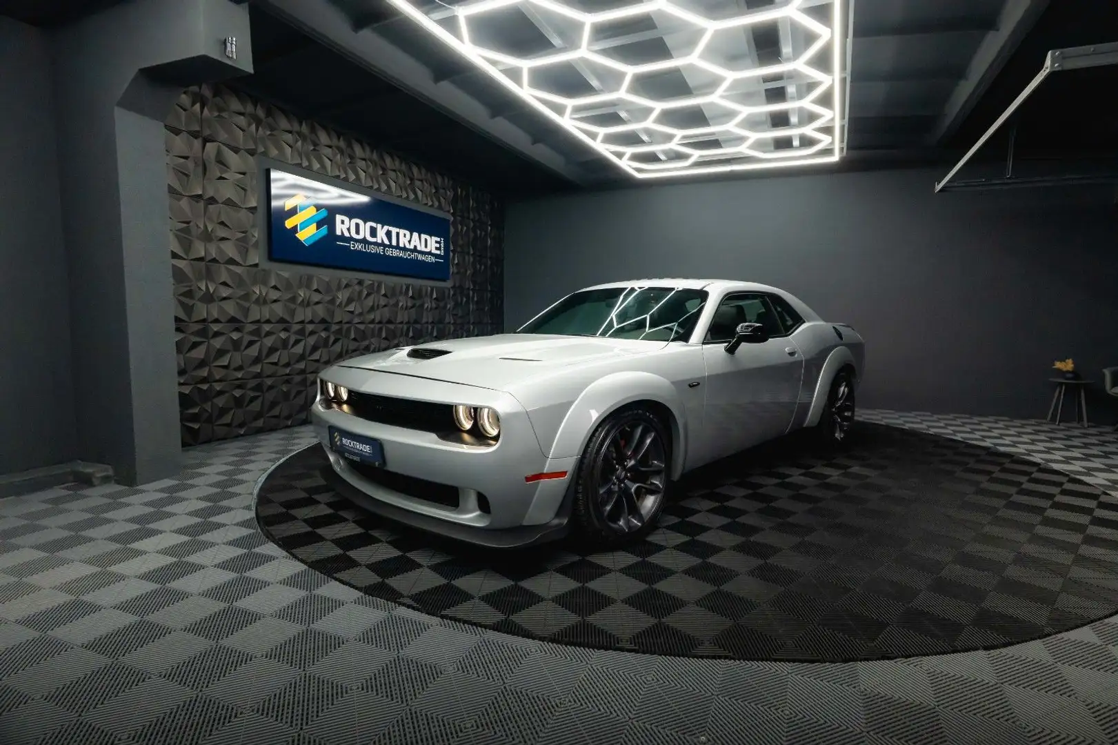 Dodge Challenger 5.7 V8 R/T+ SRT WIDE BODY *LED*3tkm* Silber - 2