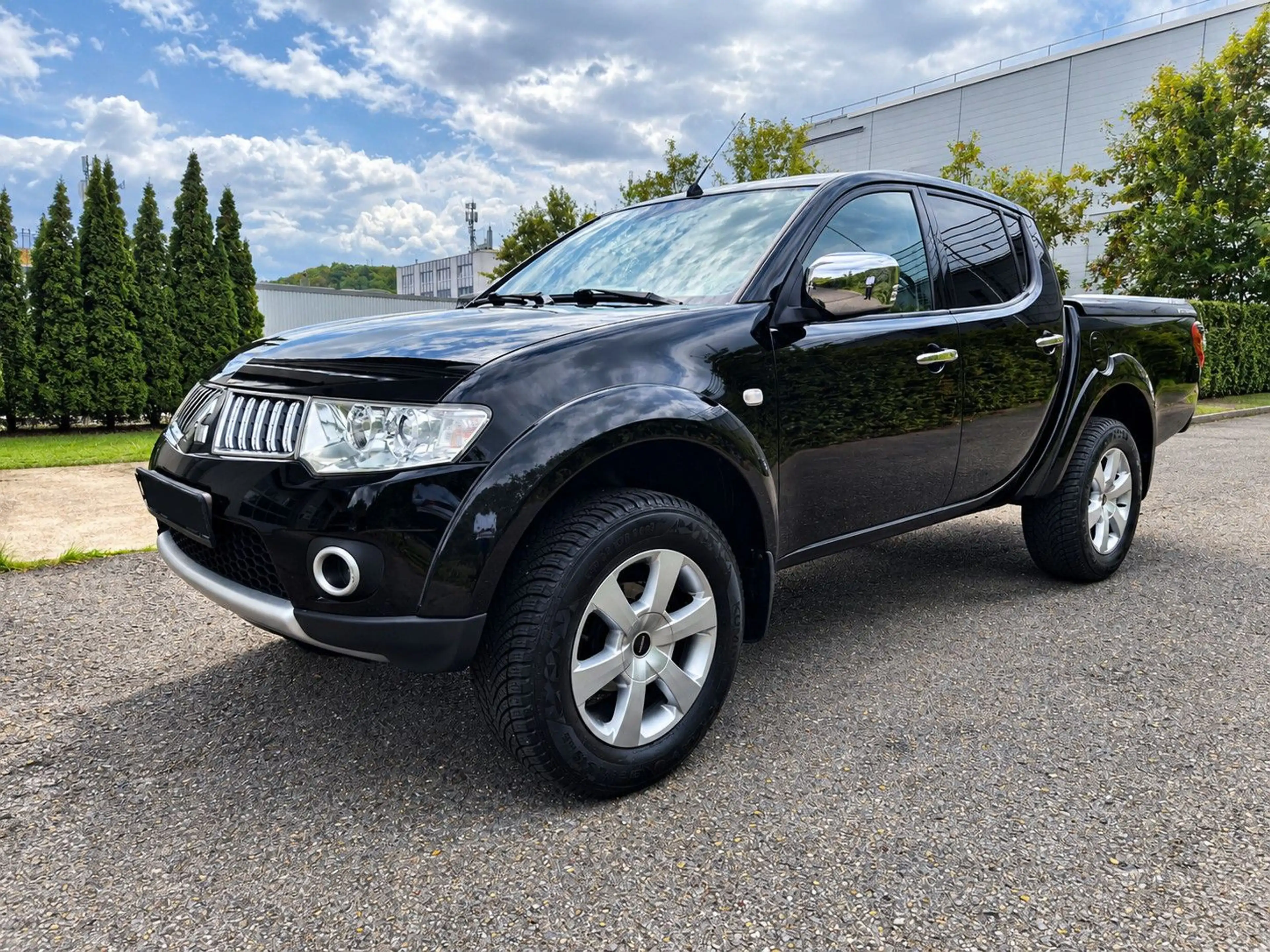 Mitsubishi L200 Intense 4WD TÜV+INSP NEU
