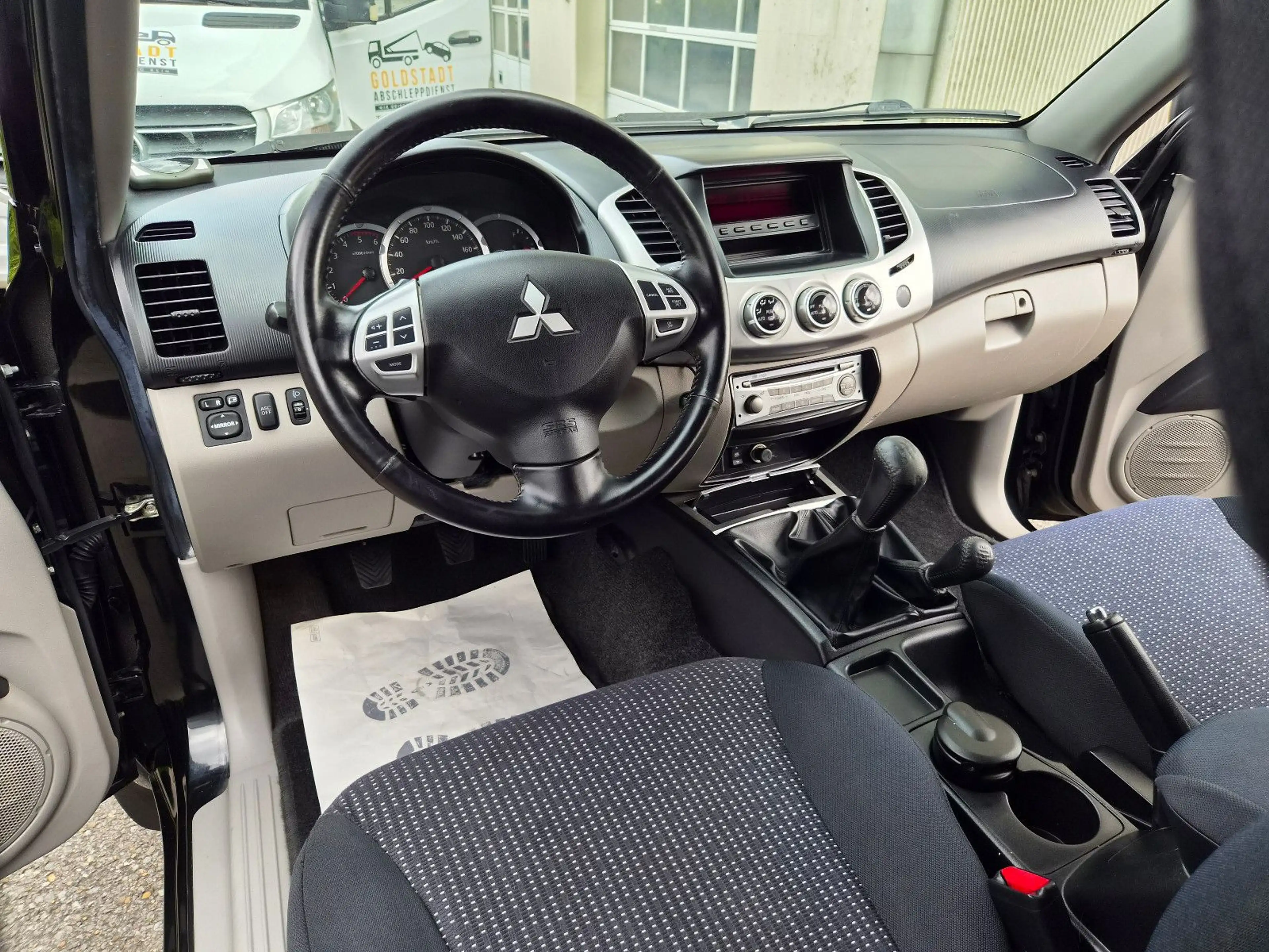Mitsubishi L200 Intense 4WD TÜV+INSP NEU — photo 15