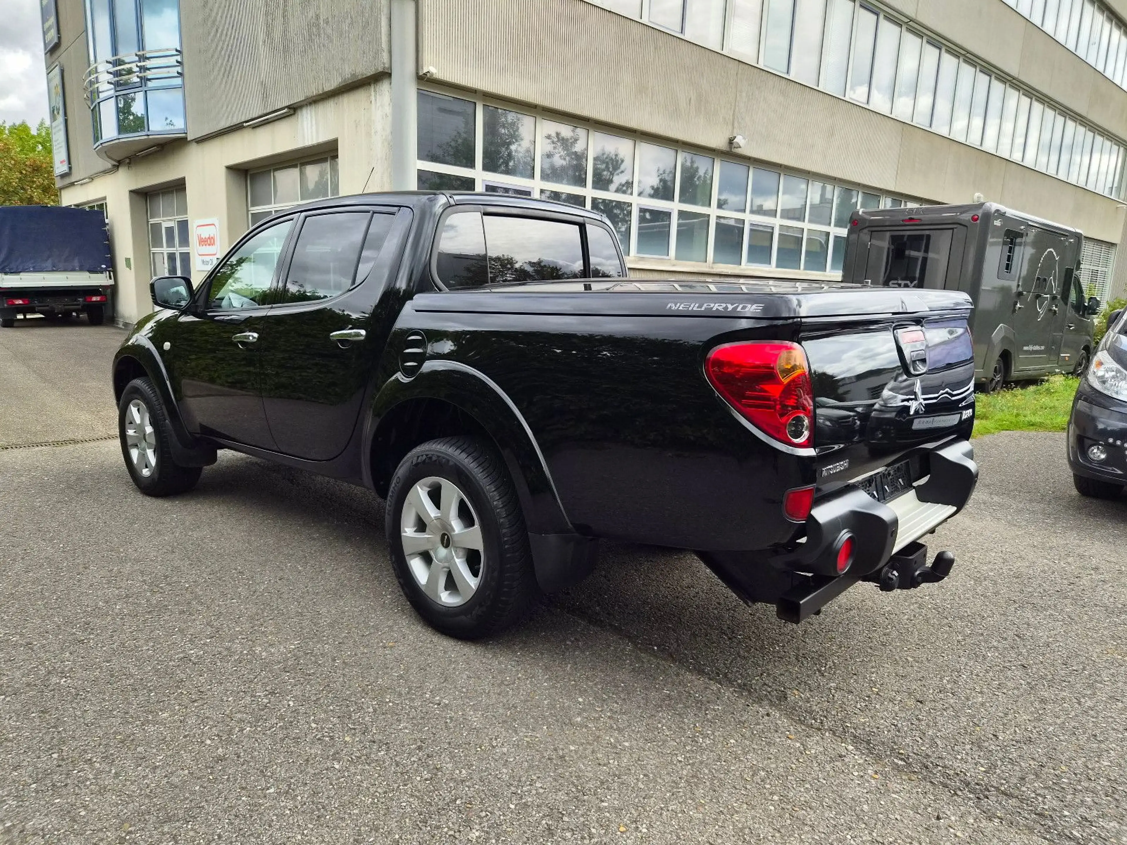 Mitsubishi L200 Intense 4WD TÜV+INSP NEU — photo 7