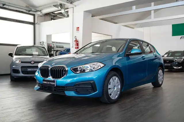 BMW 1 Series view 3