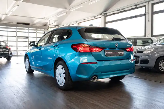 BMW 1 Series view 4