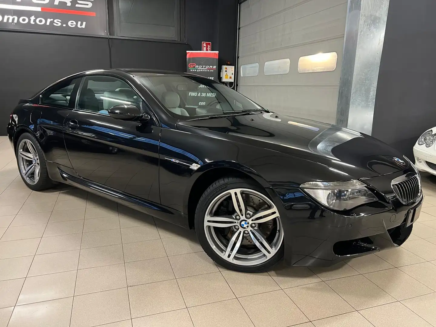 BMW M6 Coupe 5.0 V10 SMG III 507CV  TUTTA ORIGINALE ! Nero - 2
