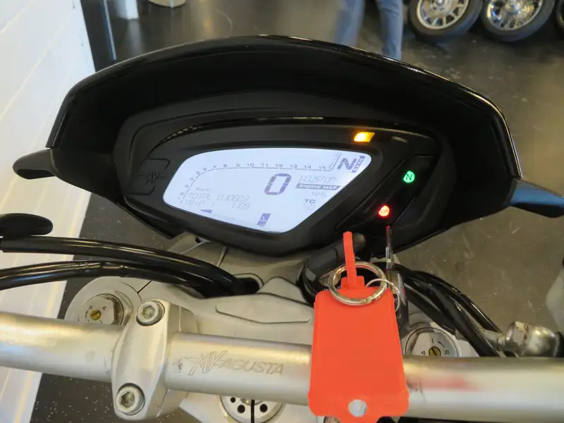 MV Agusta Brutale 675 - foto 6