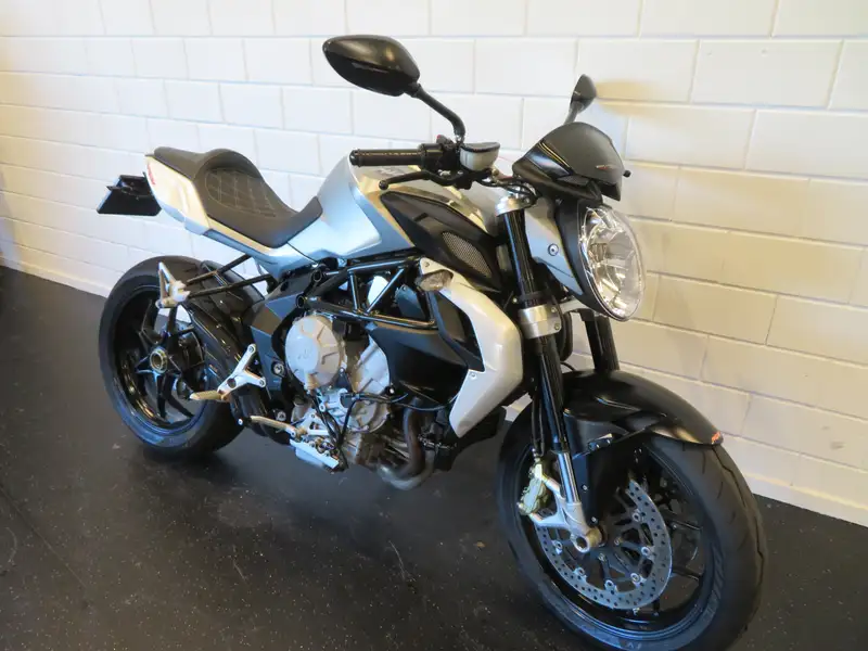 MV Agusta Brutale 675 - foto 2