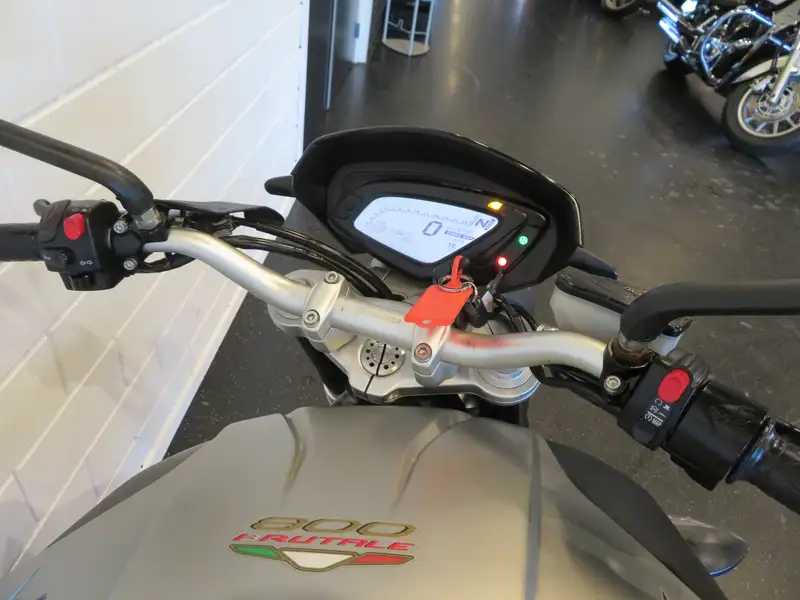 MV Agusta Brutale 675 - foto 5