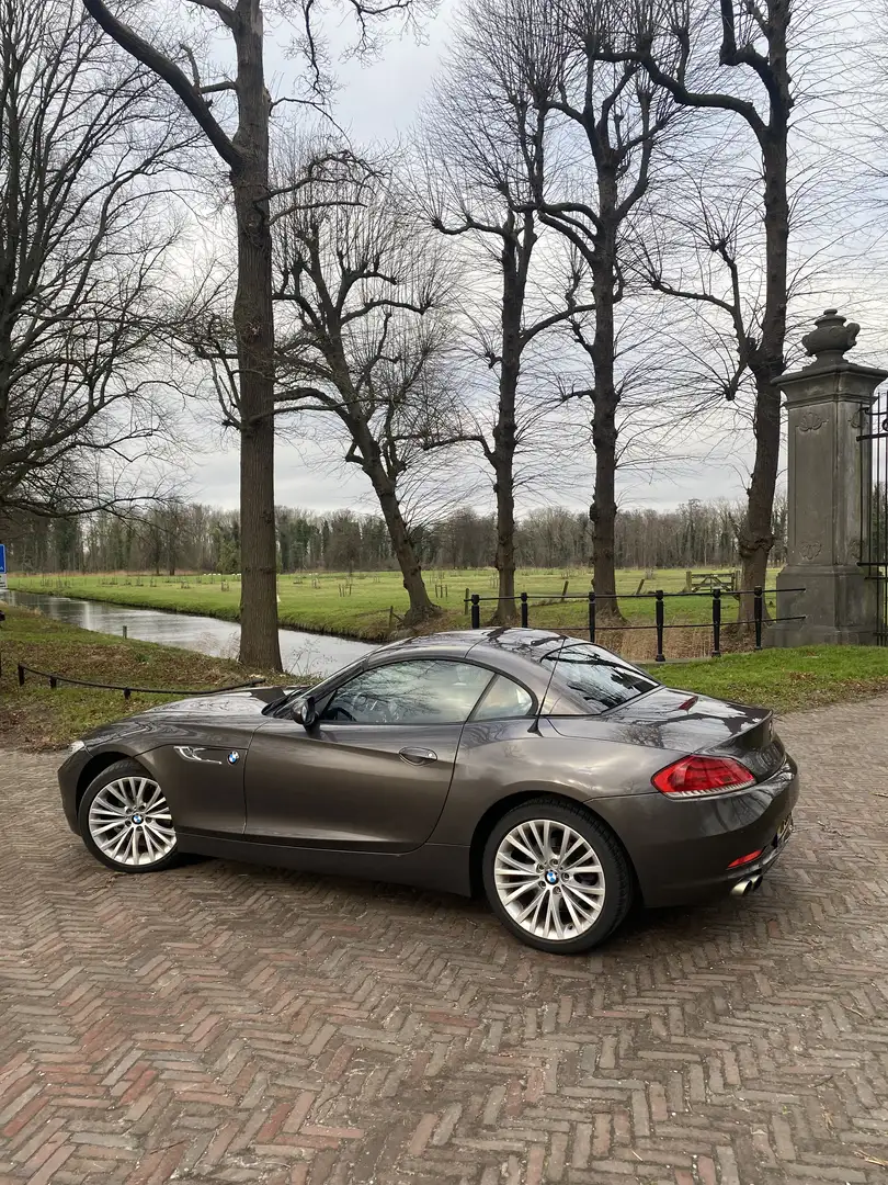 BMW Z4 sDrive23i Executive Bruin - 1