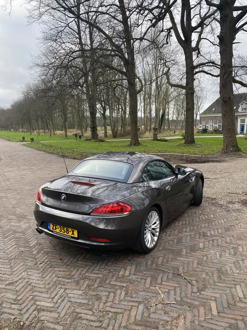 BMW Z4 sDrive23i Executive Bruin - 2