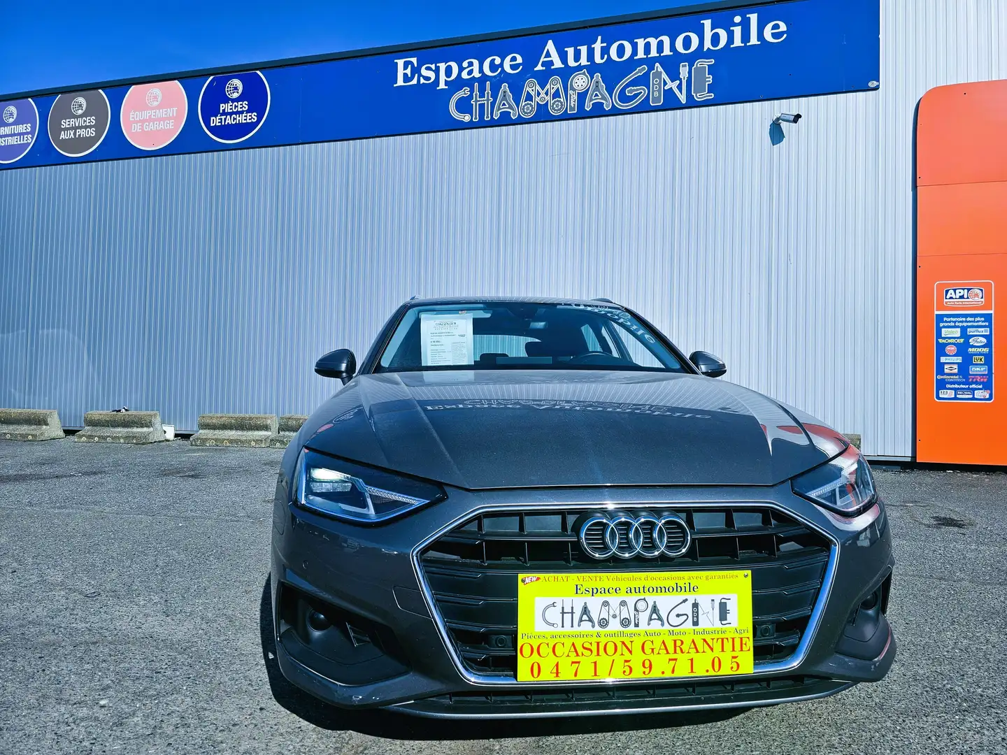 Audi A4 *1er PROPIETAIRE* Avant 30 TDi Business BOITE AUTO Gris - 2