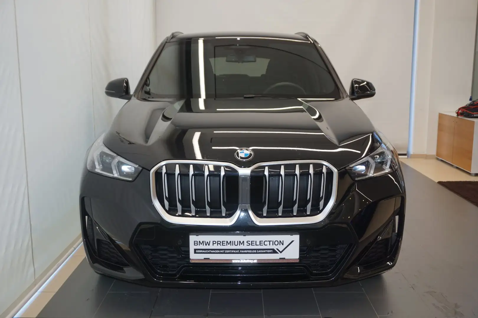 BMW X1 X1 sDrive20d Schwarz - 2