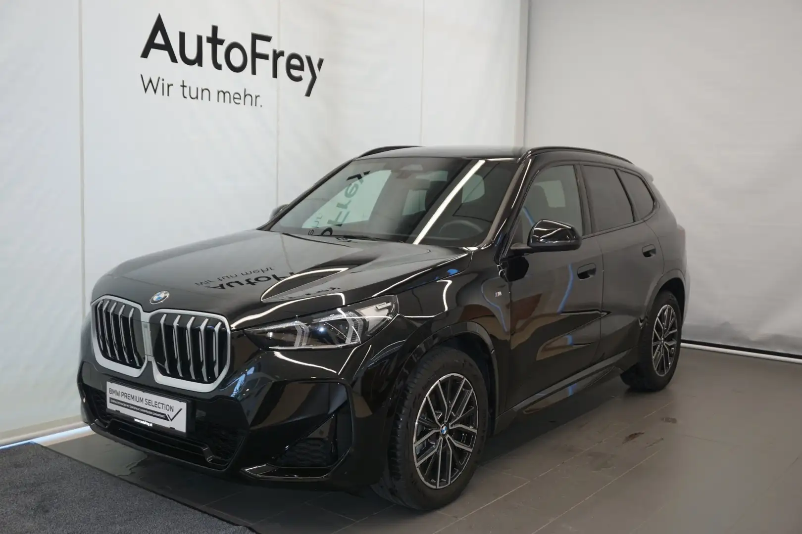 BMW X1 X1 sDrive20d Schwarz - 1