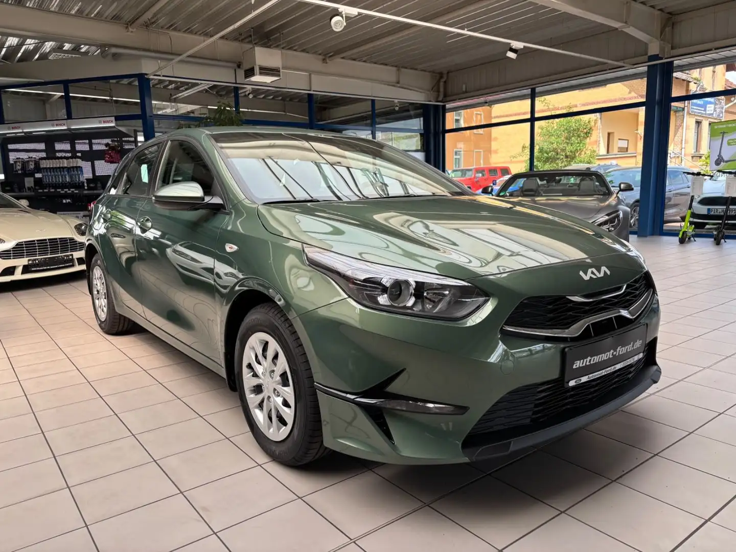 Kia Ceed / cee'd Ceed 1.5 T-GDI Vision*Klima*LED*Navi*DAB*Autom. Grün - 1