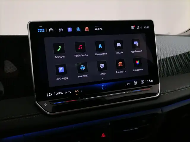 Volkswagen Tiguan view 18