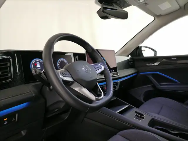 Volkswagen Tiguan view 12