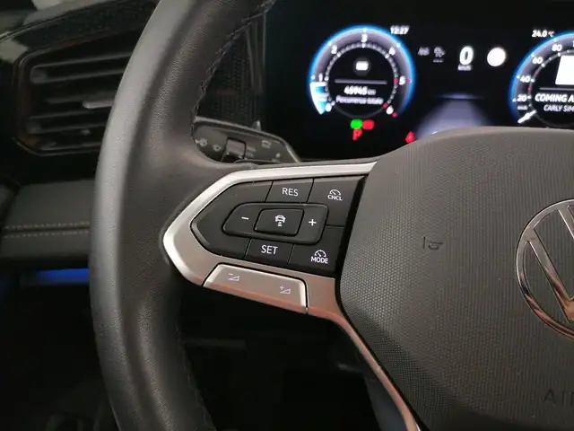 Volkswagen Tiguan view 24