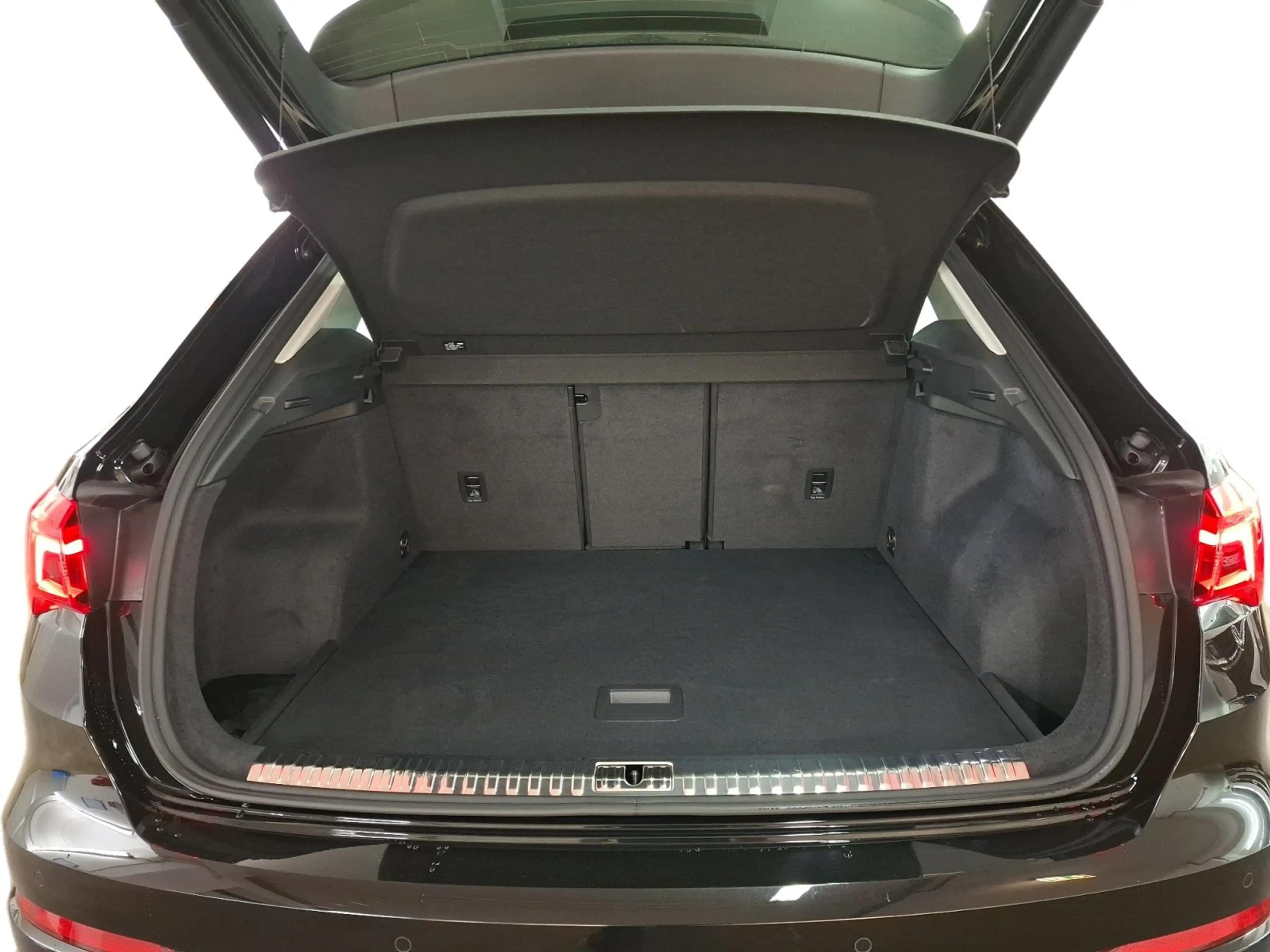 Audi Q3 40 TFSI quattro Matrix RFK CarPlay Pano — photo 15