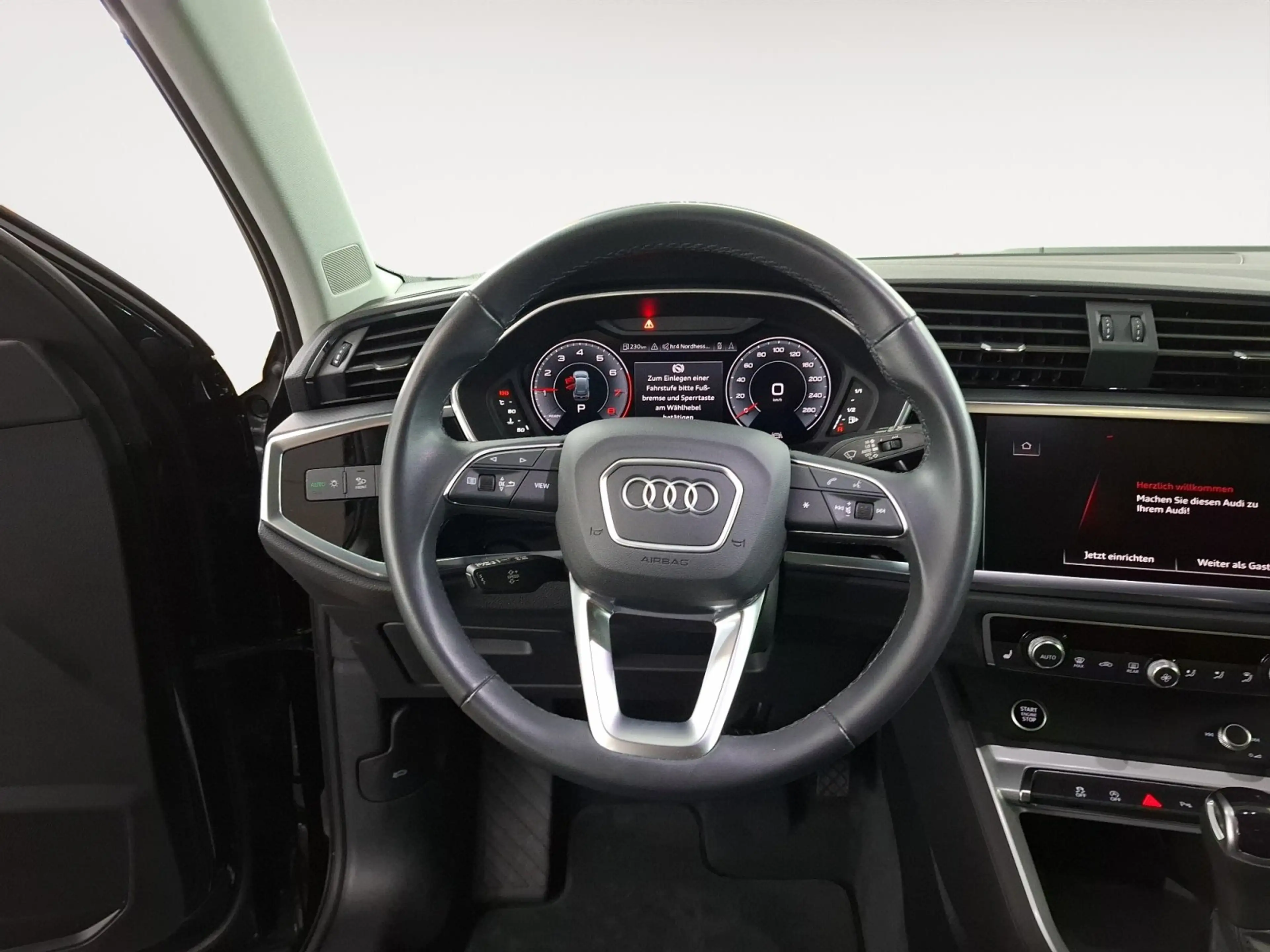 Audi Q3 40 TFSI quattro Matrix RFK CarPlay Pano — photo 11