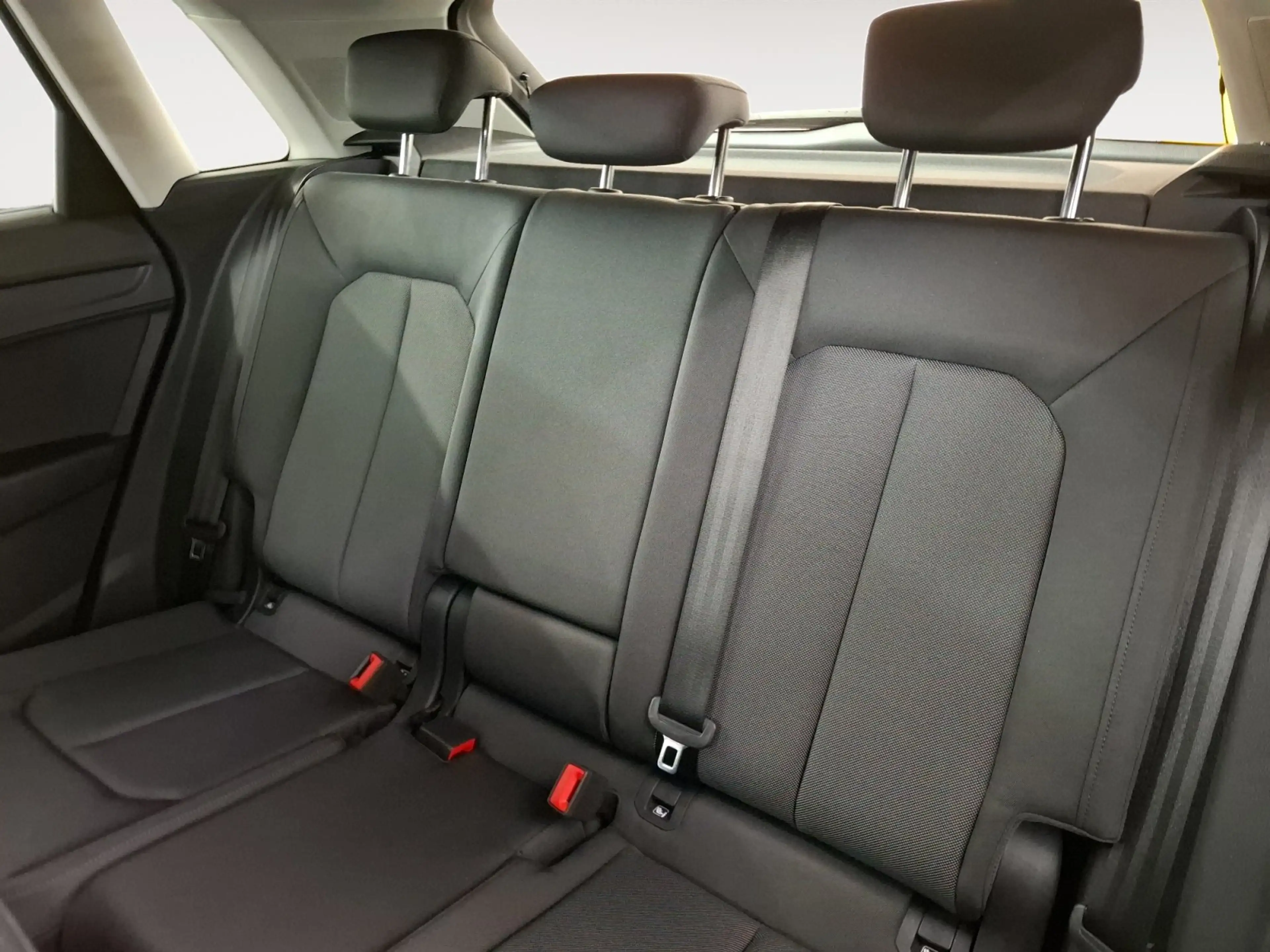Audi Q3 40 TFSI quattro Matrix RFK CarPlay Pano — photo 8