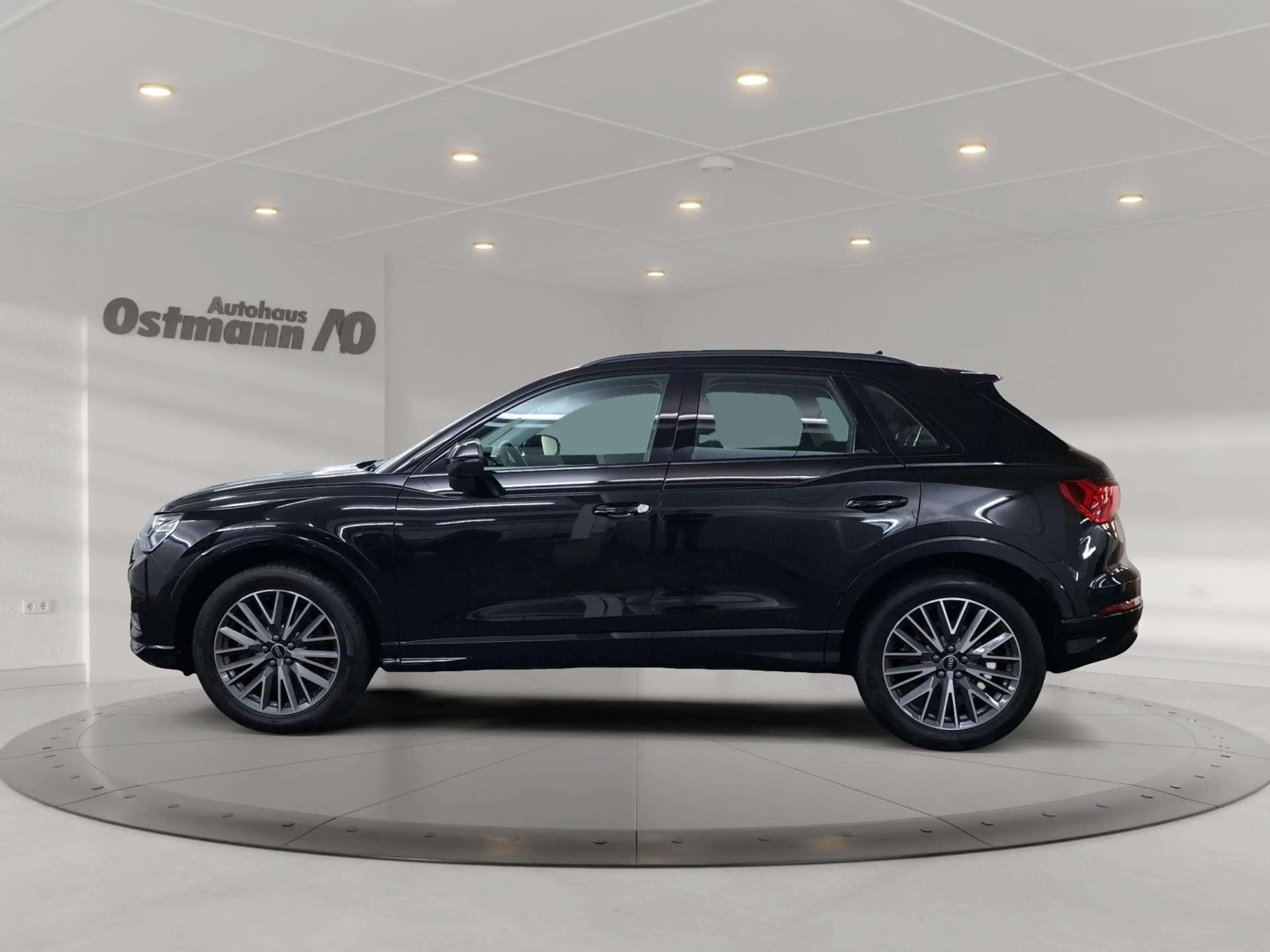 Audi Q3 40 TFSI quattro Matrix RFK CarPlay Pano — photo 2