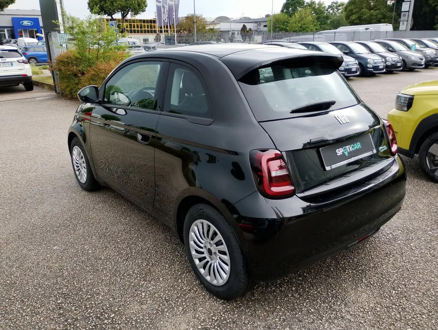 Fiat 500e Berlina 42 kWh Zwart - 2