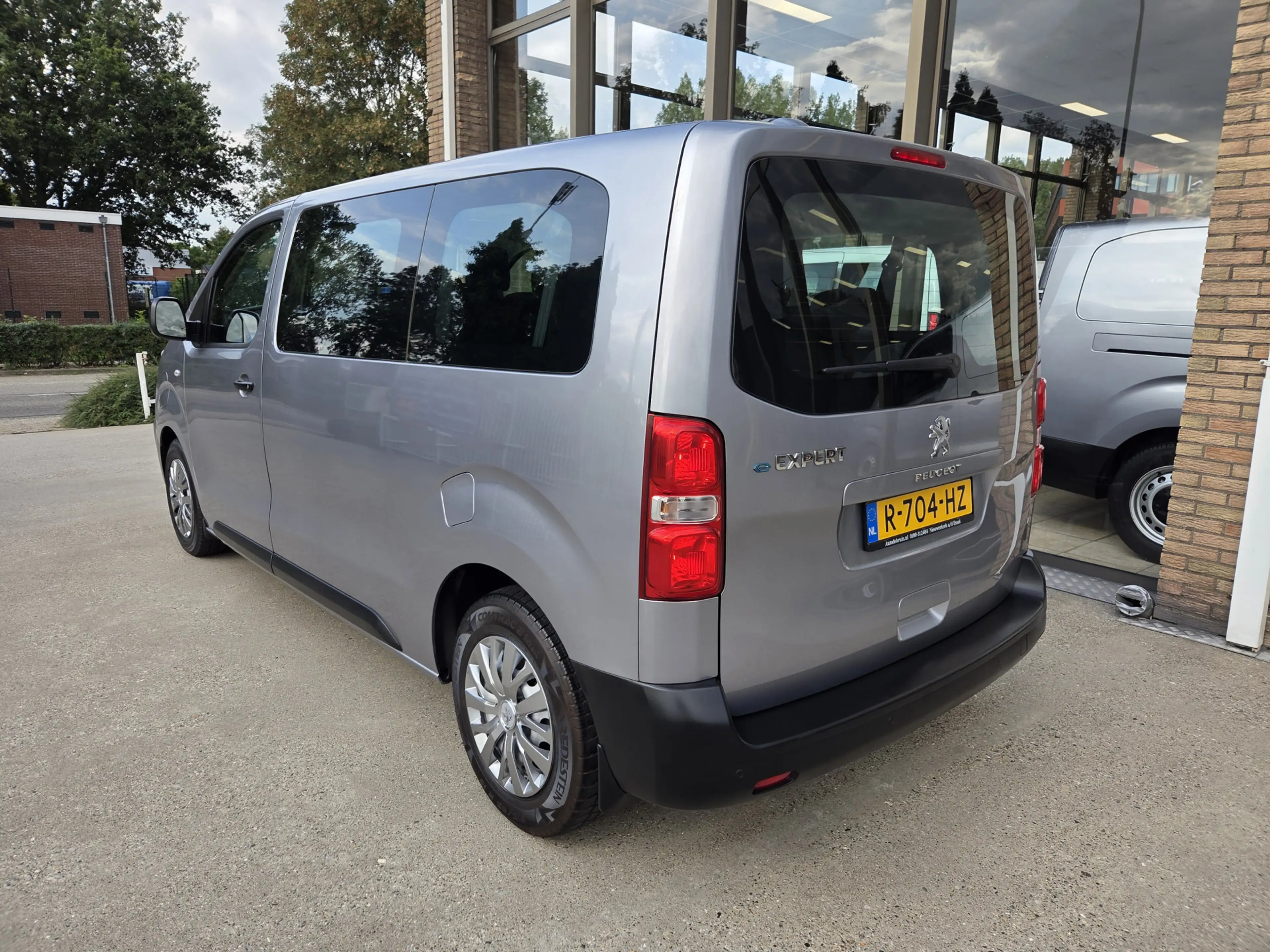 Peugeot e-Expert 50 kWh L2 9-Persoons Airco Panoramadak — photo 5