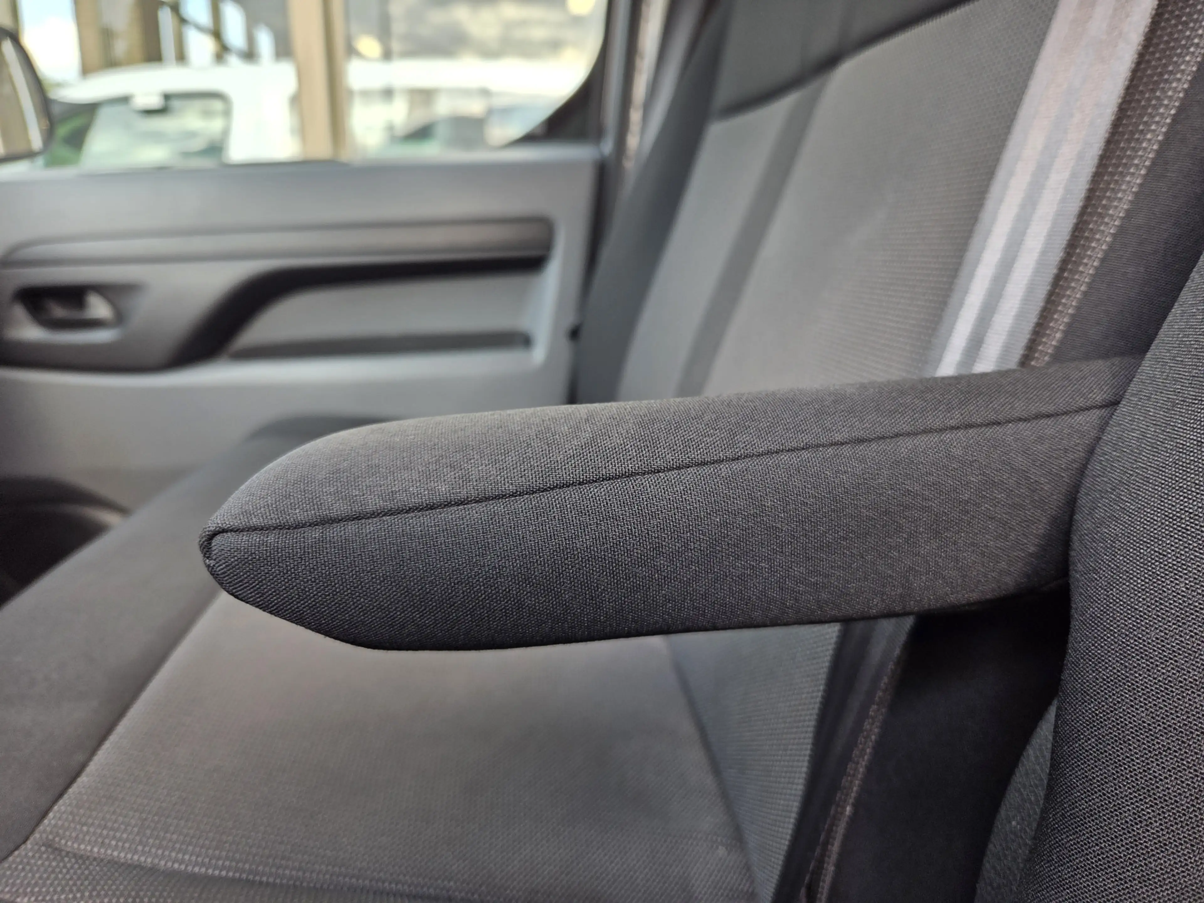 Peugeot e-Expert 50 kWh L2 9-Persoons Airco Panoramadak — photo 14