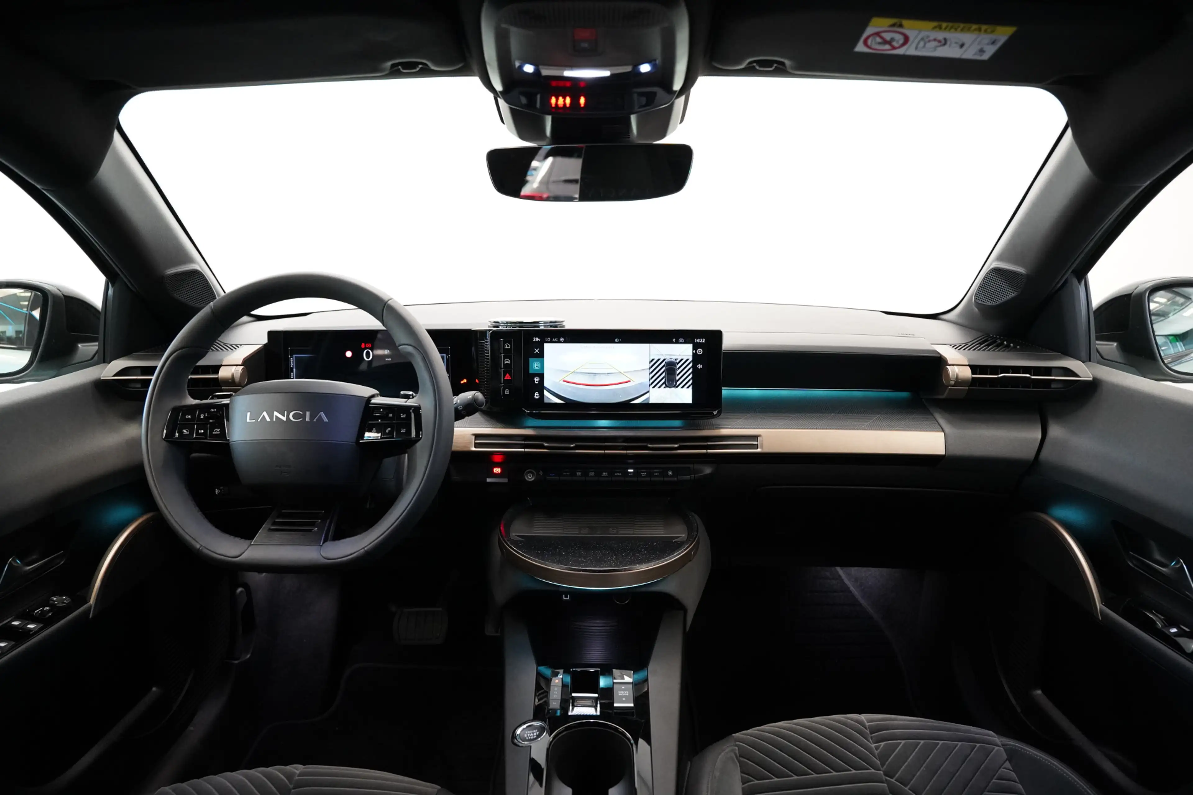 Lancia Ypsilon 1.2 Turbo Hybrid LX Cruise/Climate PDC NAP 17''LM — photo 6