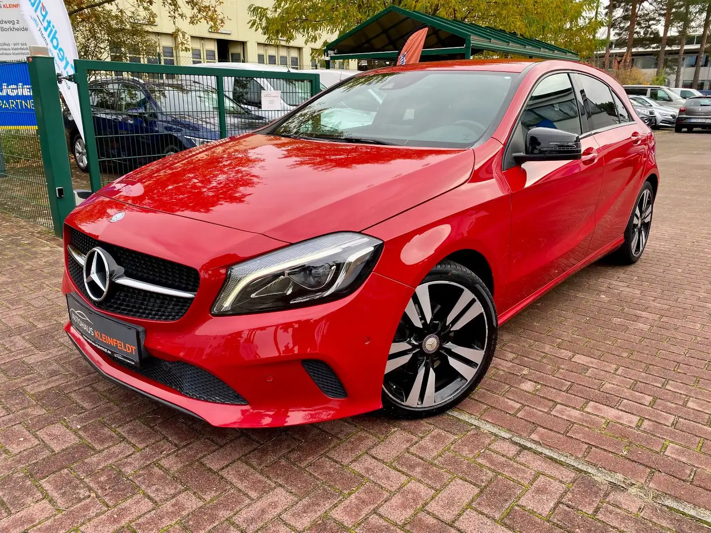 Mercedes-Benz A 180 BlueEfficiency 7 G-DCT |LED|NIGHT|18 ZOLL| Rot - 2