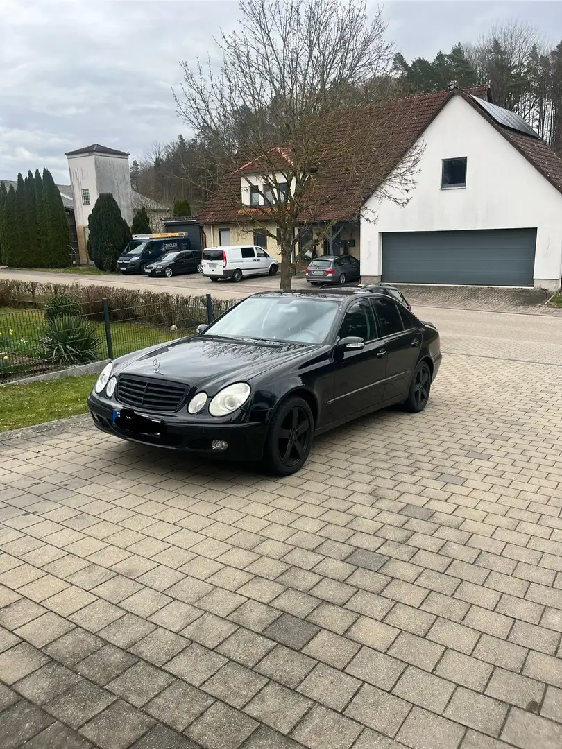 Mercedes-Benz E 320 - 1