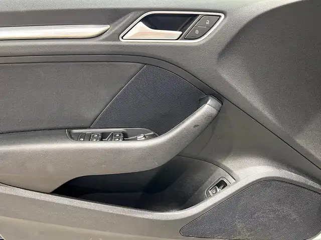Audi E-Tron view 13