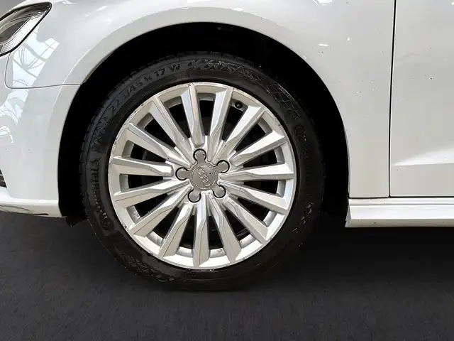 Audi E-Tron view 4