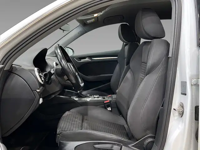 Audi E-Tron view 9