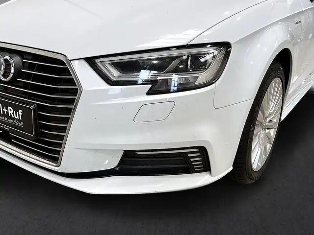 Audi E-Tron view 3