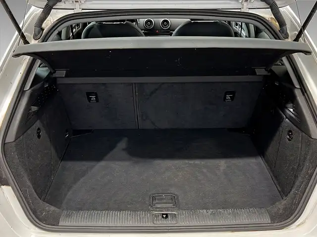 Audi E-Tron view 8