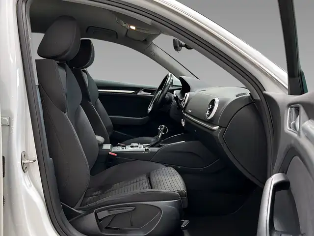 Audi E-Tron view 12