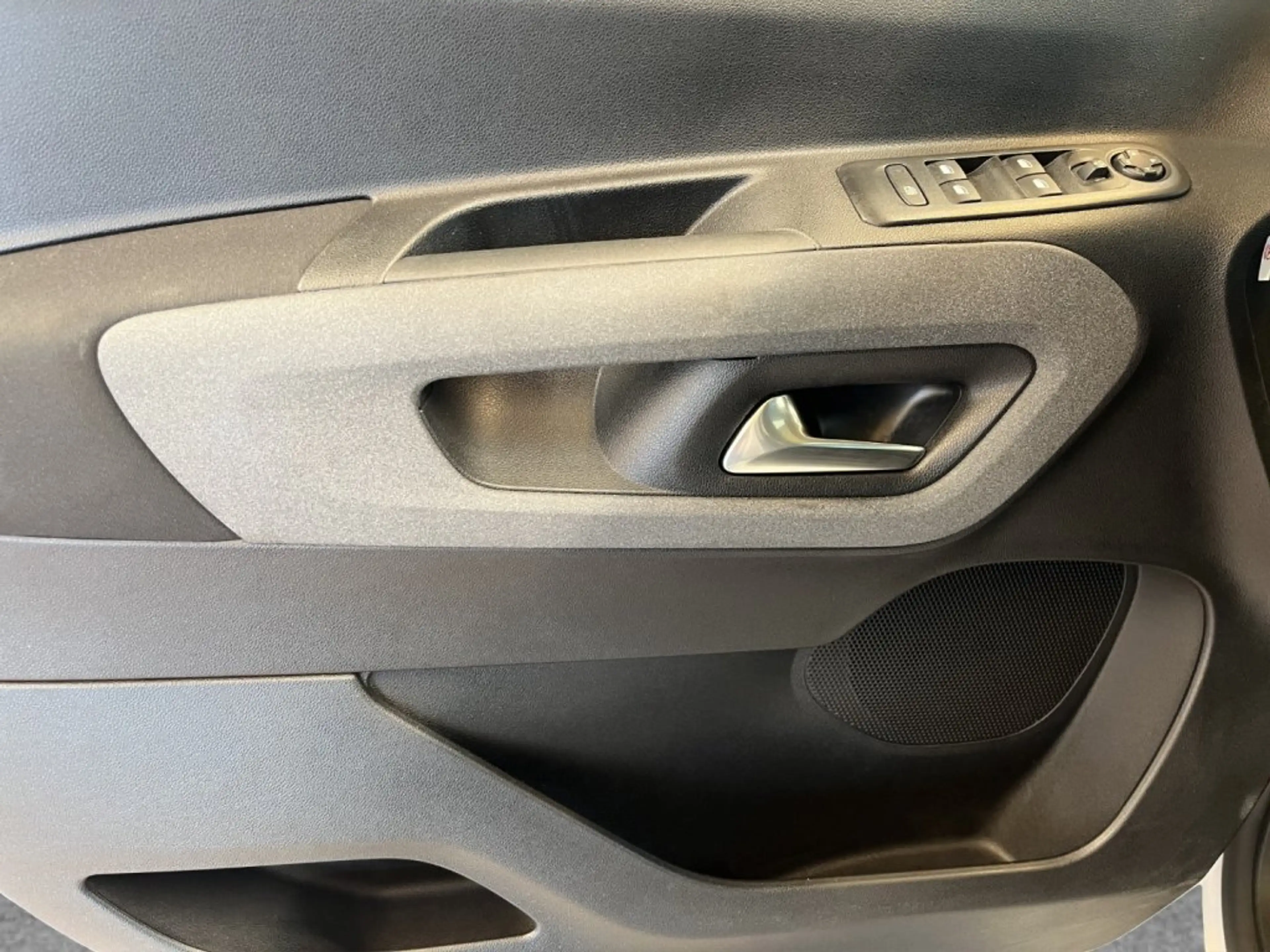 Peugeot Rifter Standard GT BHDI 130 EAT8 — photo 12