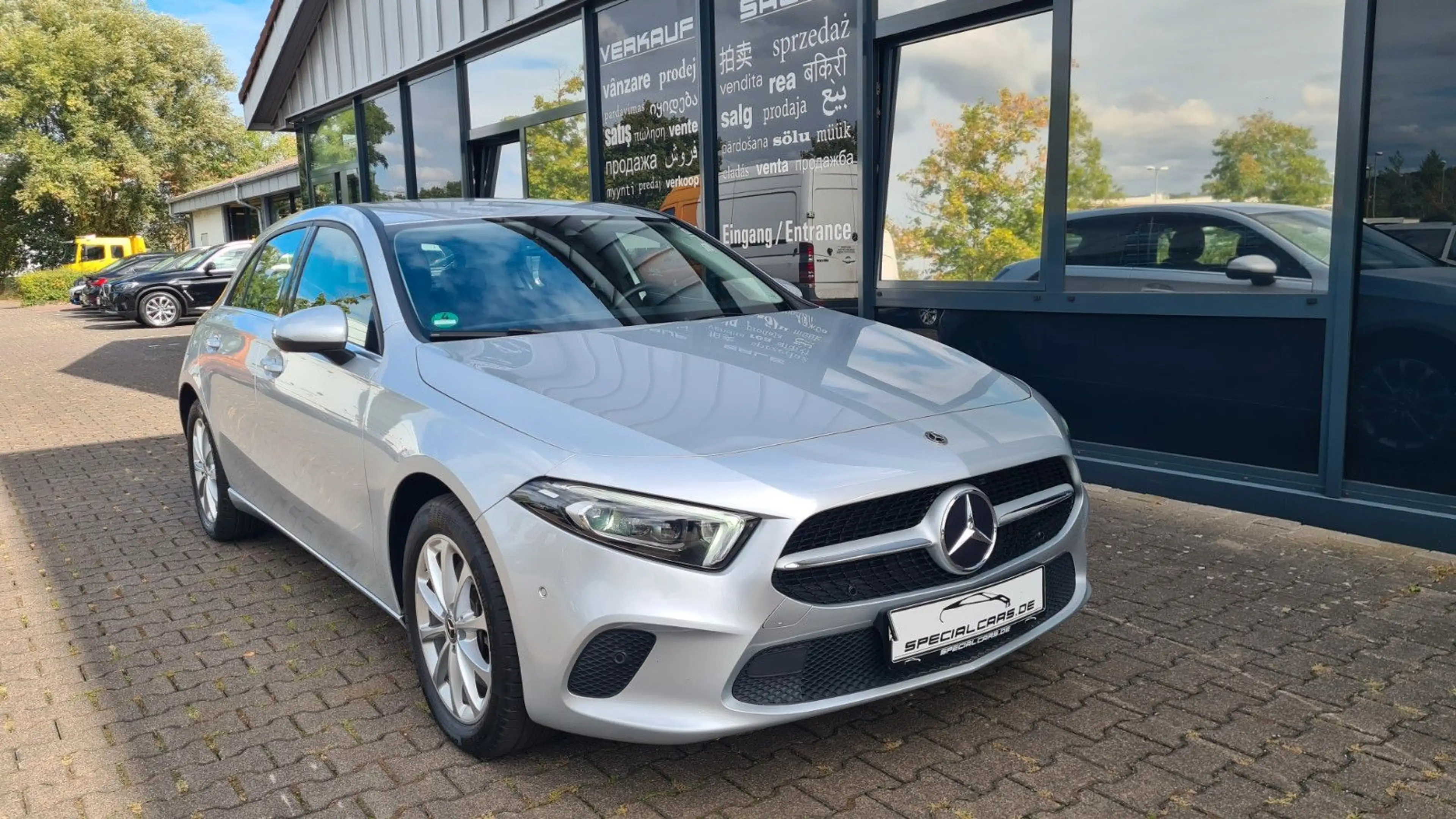 Mercedes-Benz A 250 e 8G DCT - MULTIBEAM - AHK - MASSAGE -