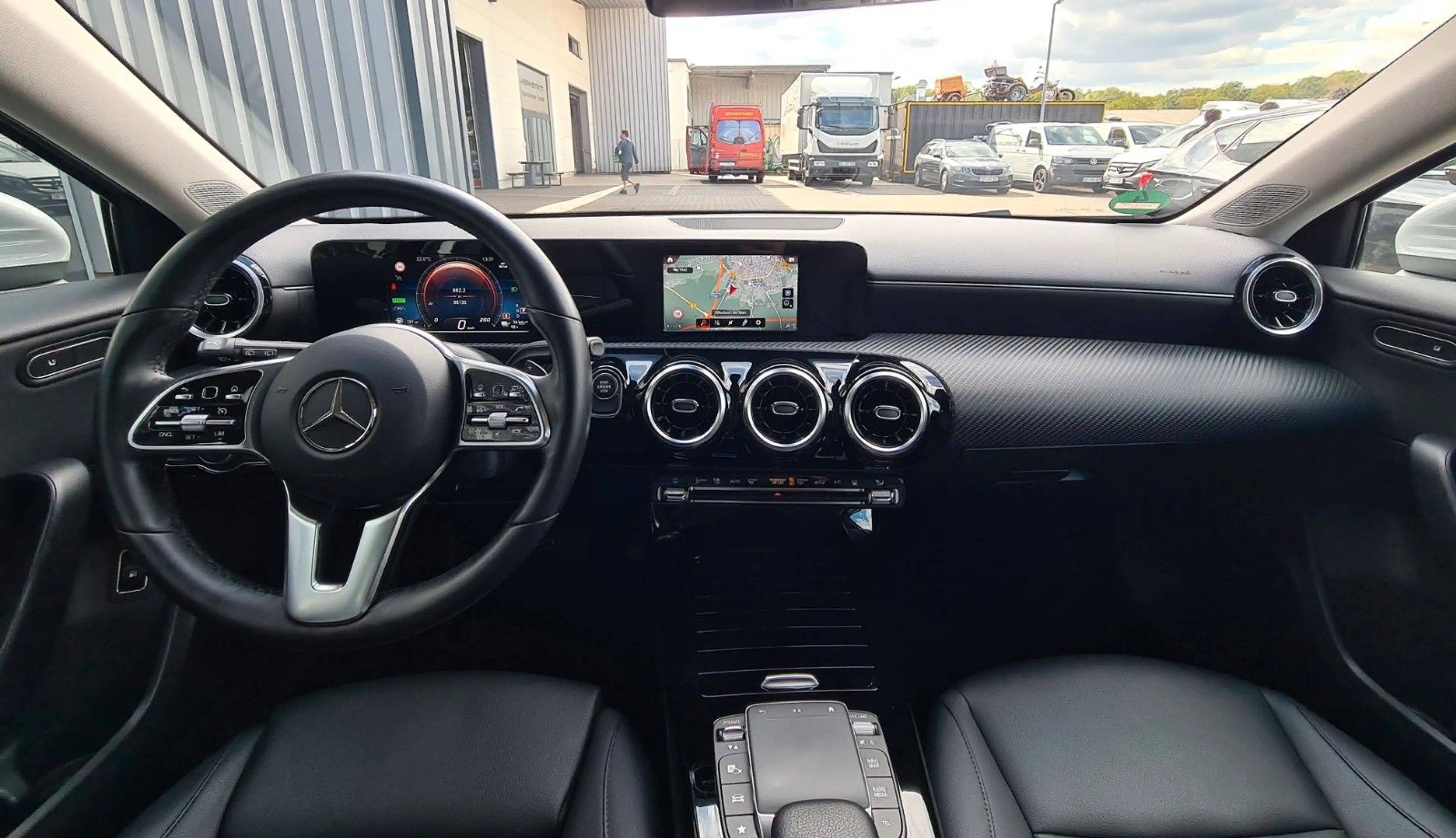 Mercedes-Benz A 250 e 8G DCT - MULTIBEAM - AHK - MASSAGE - — photo 11