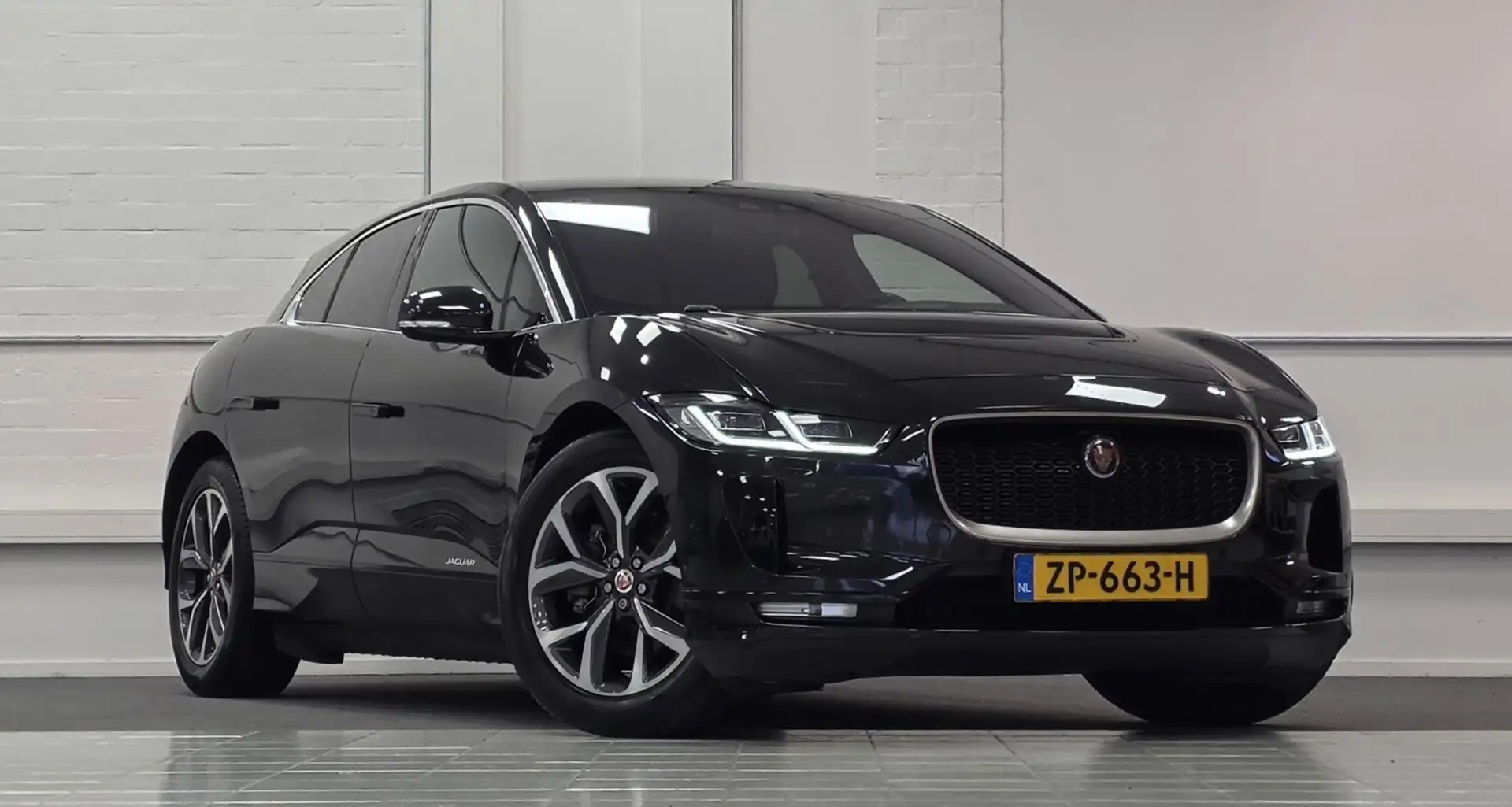 Jaguar I-Pace EV400 S 90 kWh 2e Eigenaar Luchtvering Pano 20"LM Noir - 2