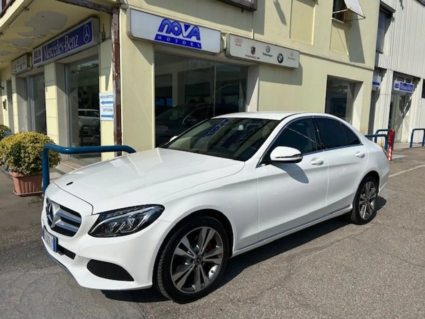 Mercedes-Benz C 220 Berlina d Sport 4matic automatica Wit - 1