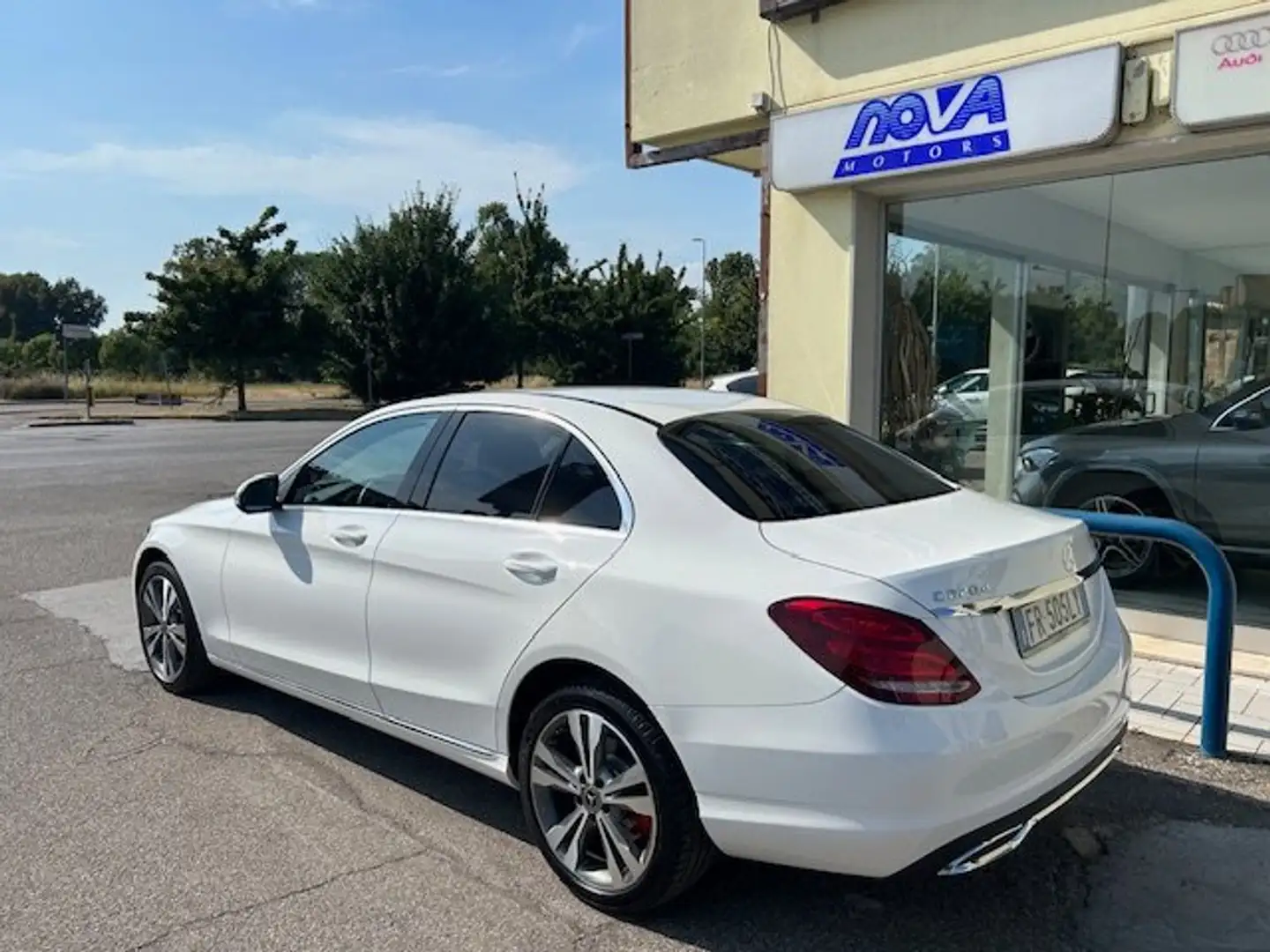 Mercedes-Benz C 220 Berlina d Sport 4matic automatica Wit - 2