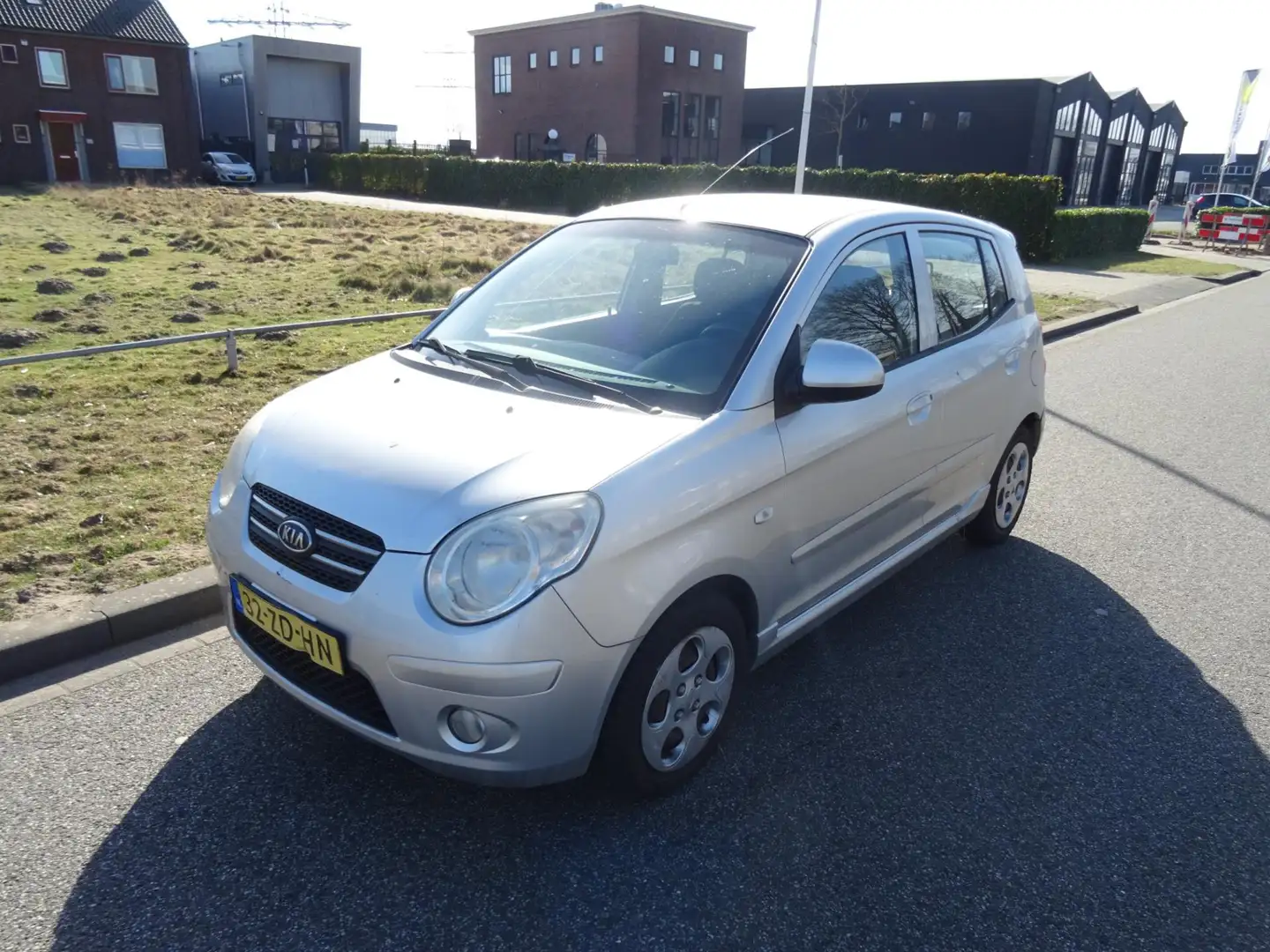 Kia Picanto 1.1 X-tra First Edition Grijs - 1