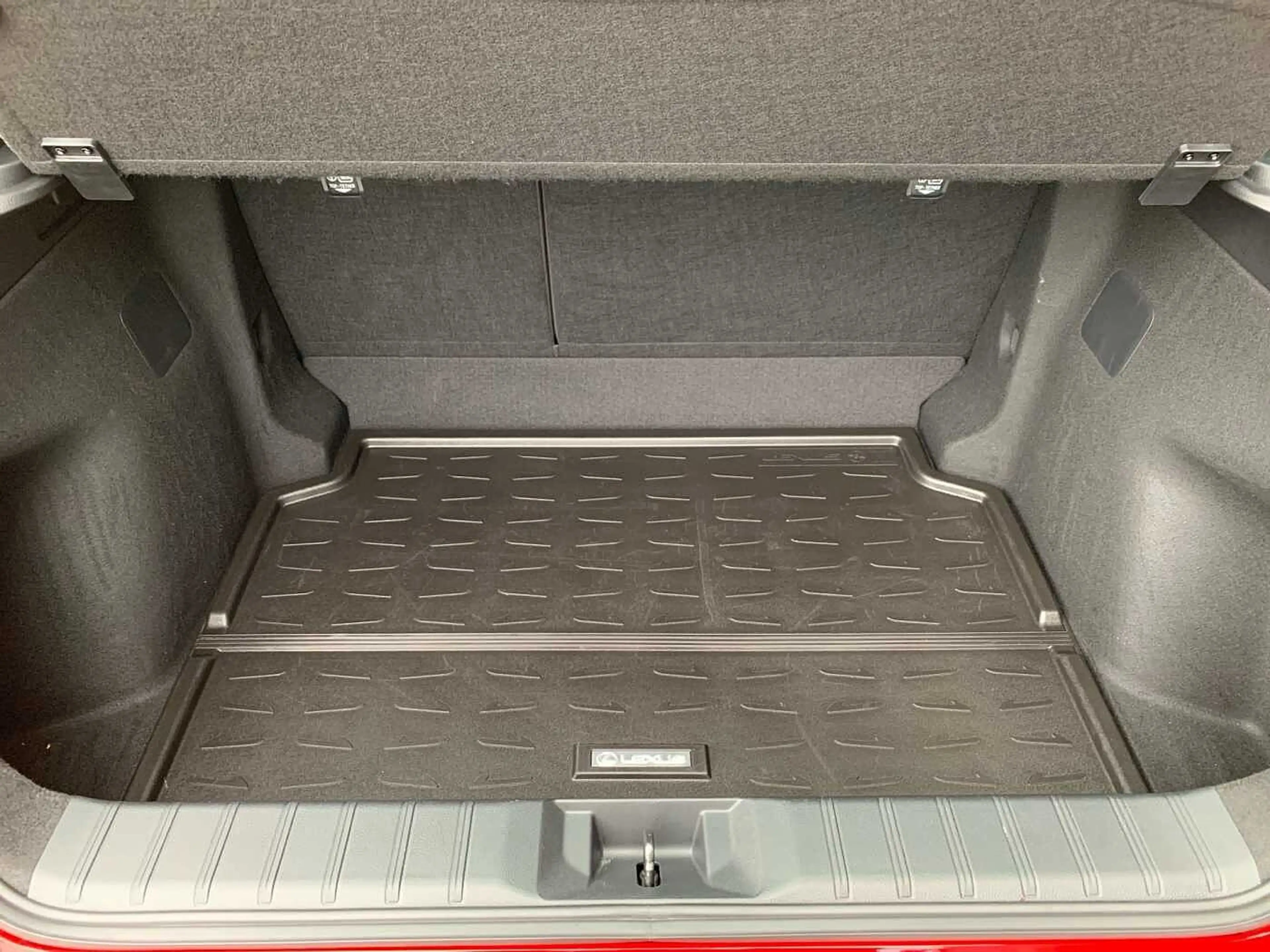 Lexus LBX 1.5 Hybrid + Komfortpaket Allwetterreifen — photo 10