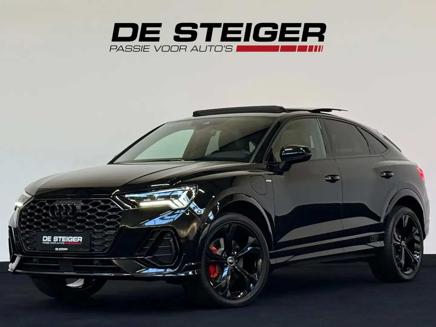 Audi Q3 Sportback 45 TFSI e 3 x S-line Pano Sfeer Matrix K Zwart - 1