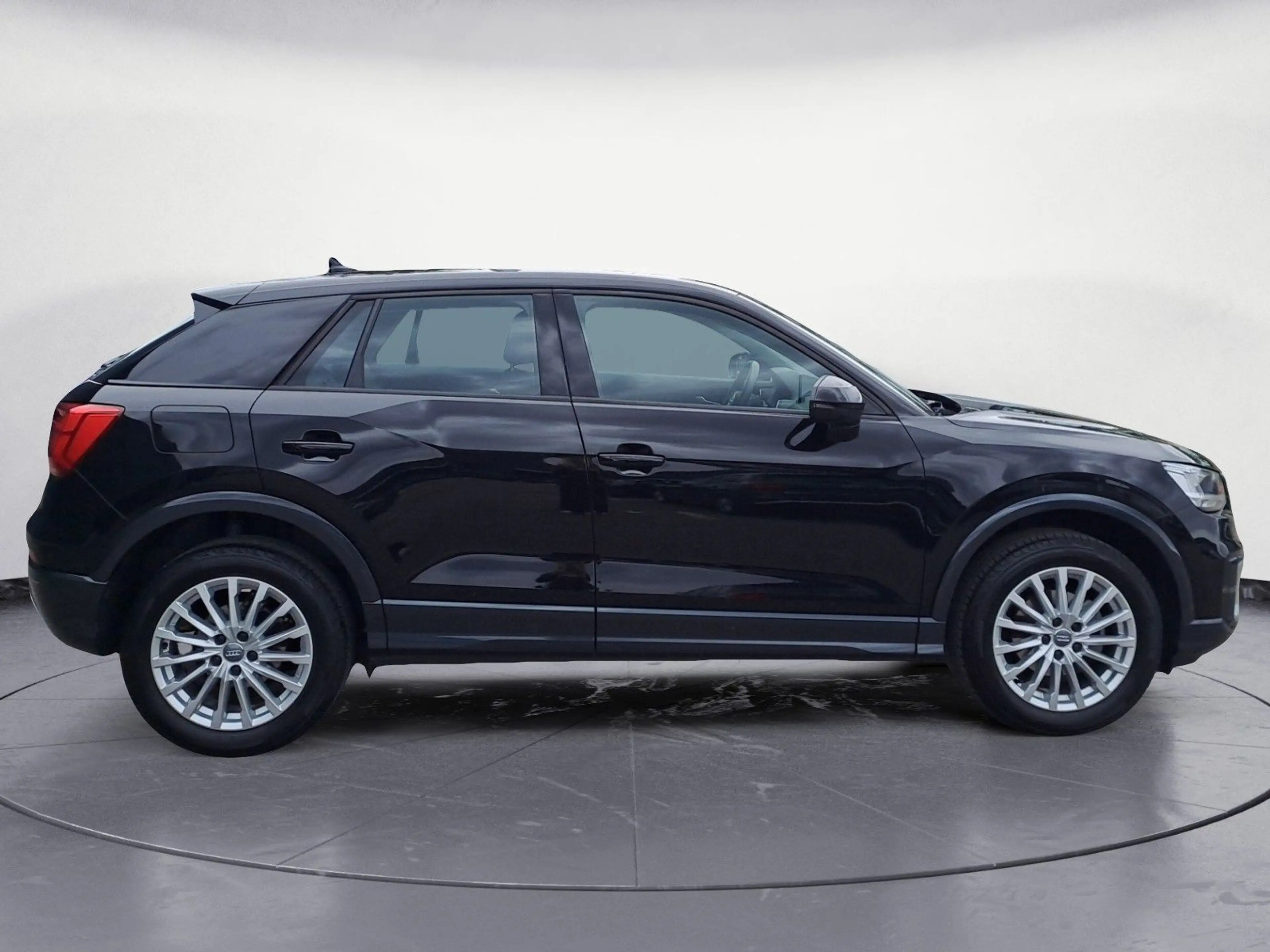 Audi Q2 1.0 TFSI design LED Kamera GRA 1.0 TFSI desig — photo 6
