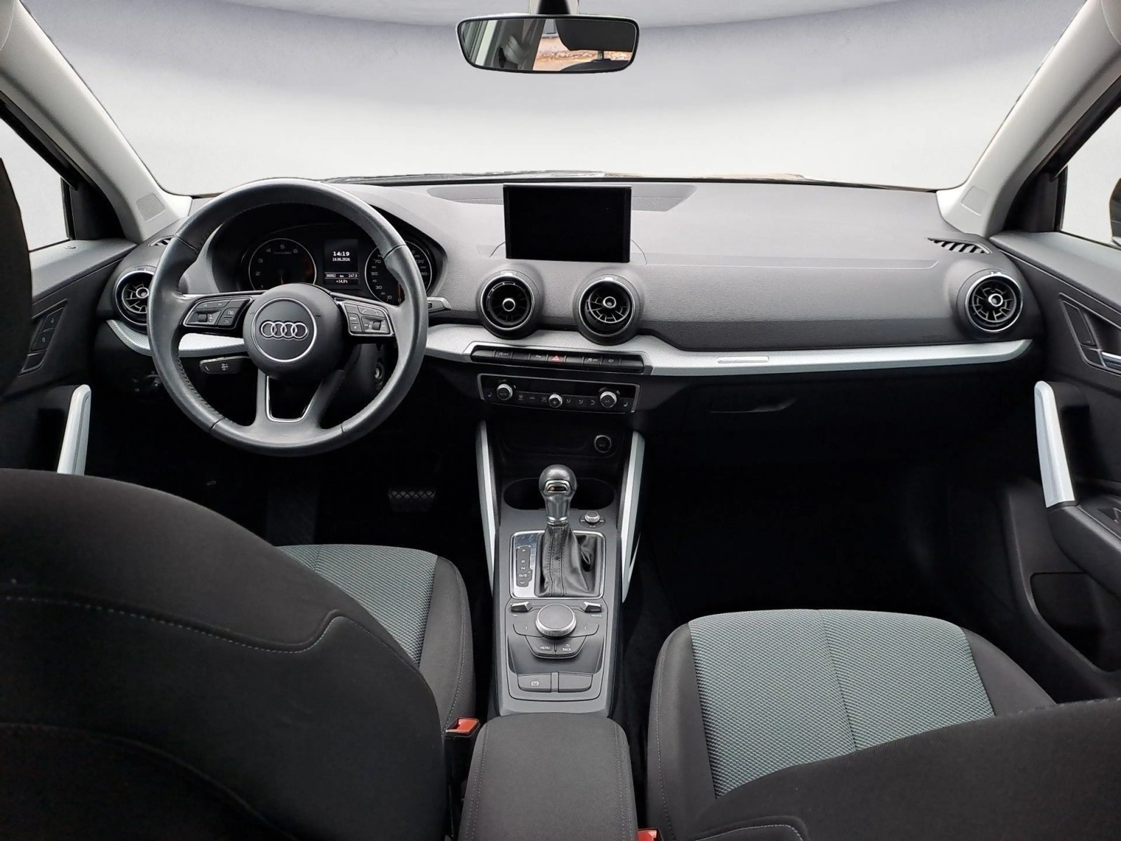 Audi Q2 1.0 TFSI design LED Kamera GRA 1.0 TFSI desig — photo 11