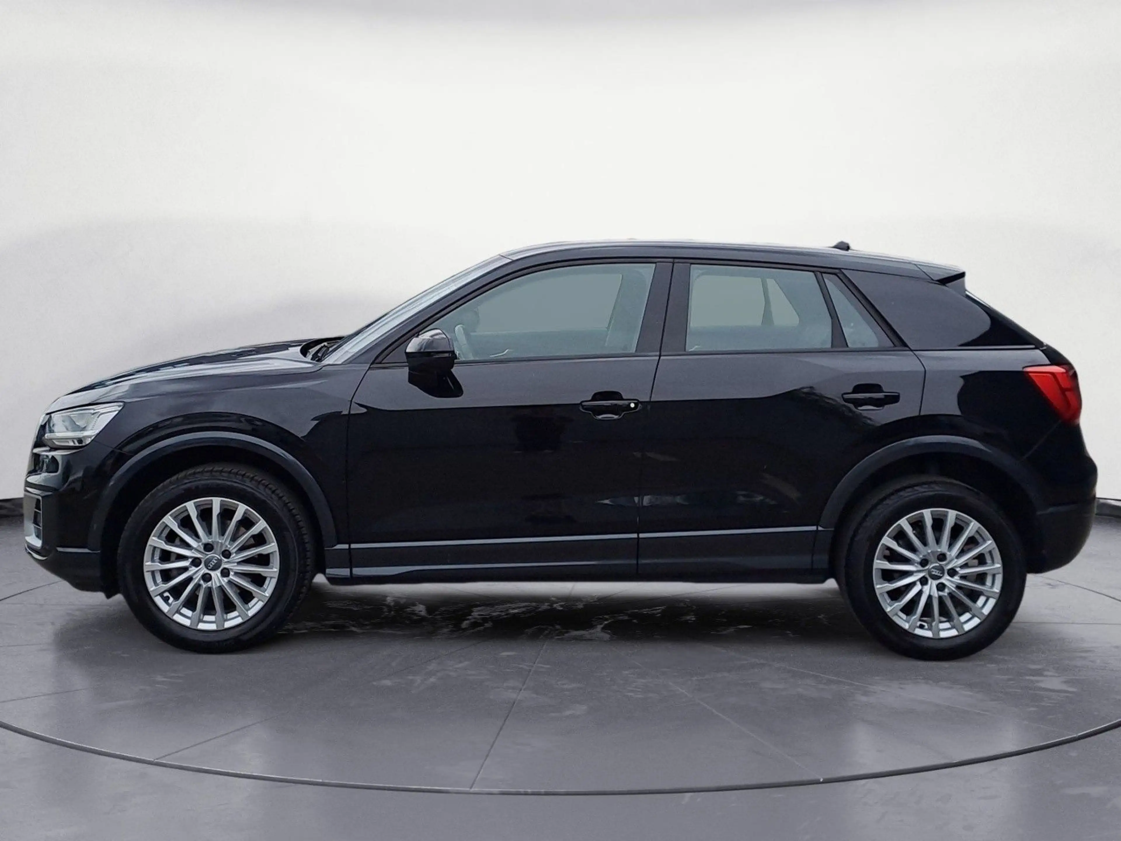 Audi Q2 1.0 TFSI design LED Kamera GRA 1.0 TFSI desig — photo 3