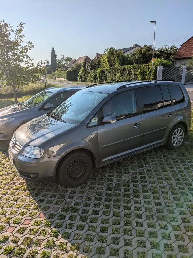 Volkswagen Touran 1.9 TDI DSG - 2