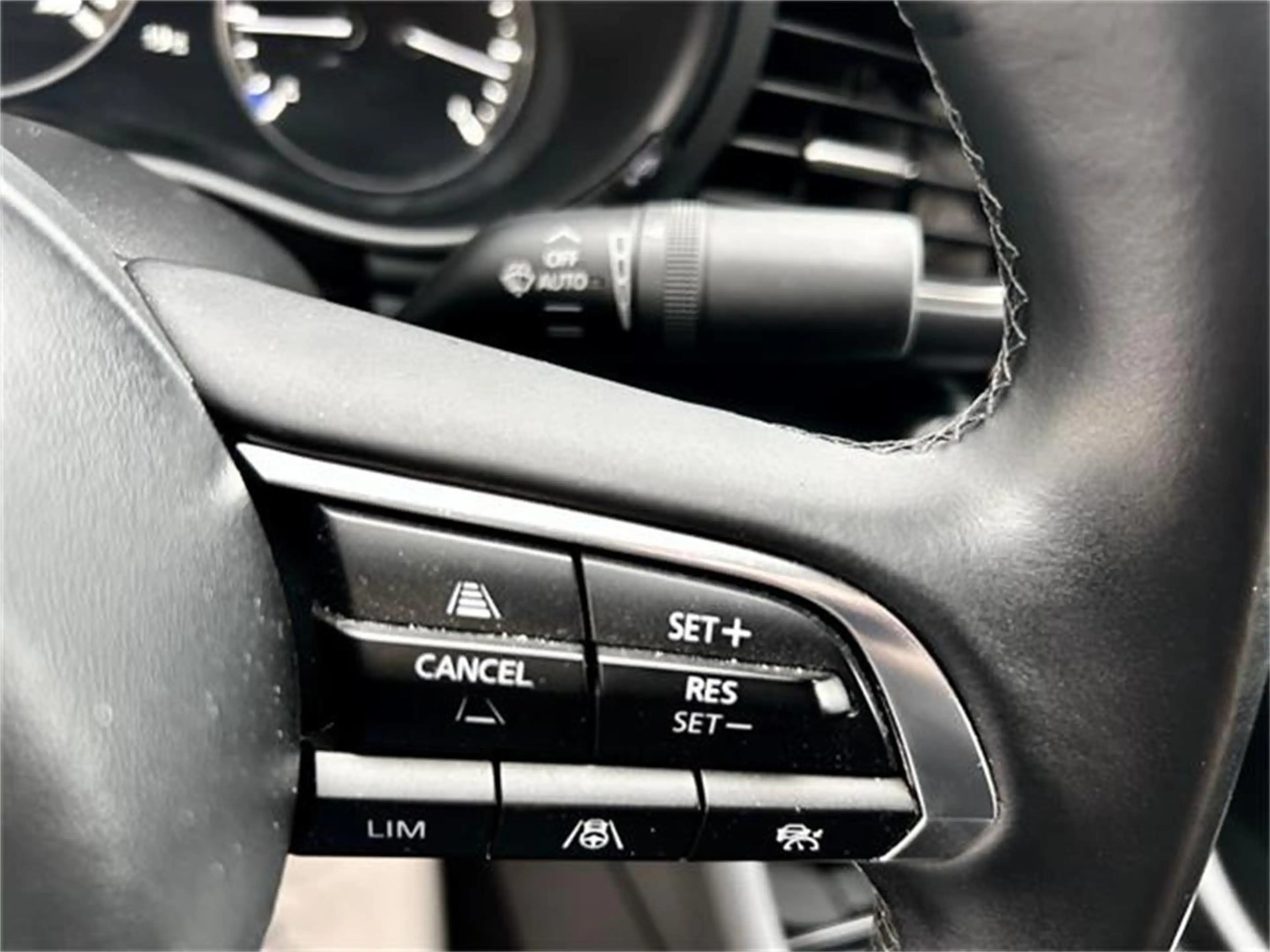 Mazda 3 Sedan e-Skyactiv G122 Exclusive-Line LIMOUSINE m — photo 11