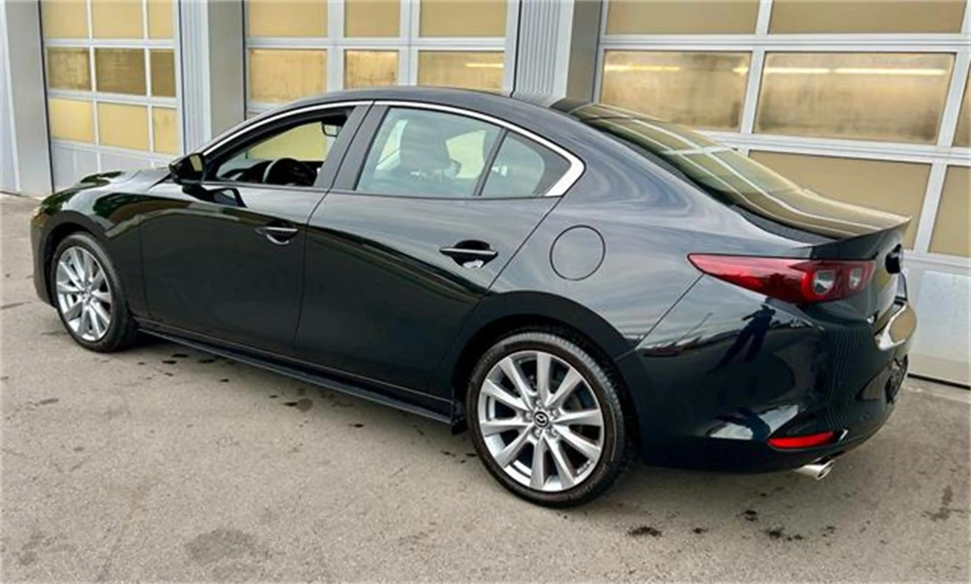 Mazda 3 Sedan e-Skyactiv G122 Exclusive-Line LIMOUSINE m — photo 3